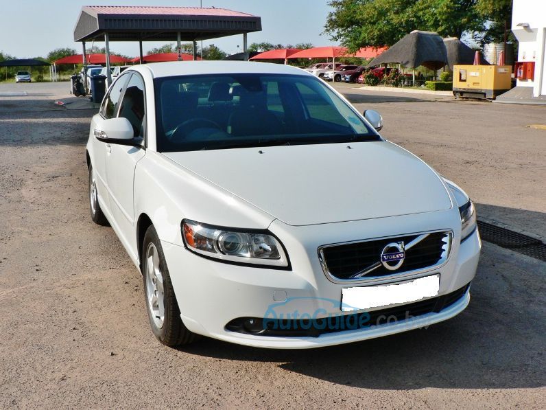 2012 Volvo S40 for sale | 75 936 Km | Automatic transmission - Avis