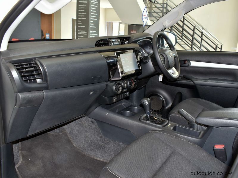 2023 Toyota Hilux Raider X photo