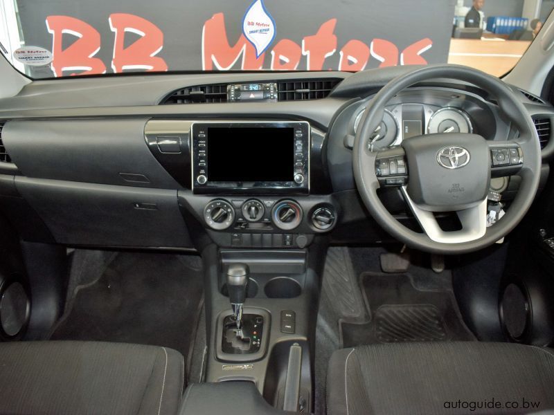 2023 Toyota Hilux Raider X photo