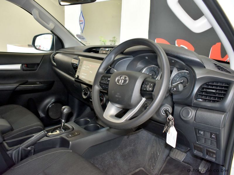 2023 Toyota Hilux Raider X photo