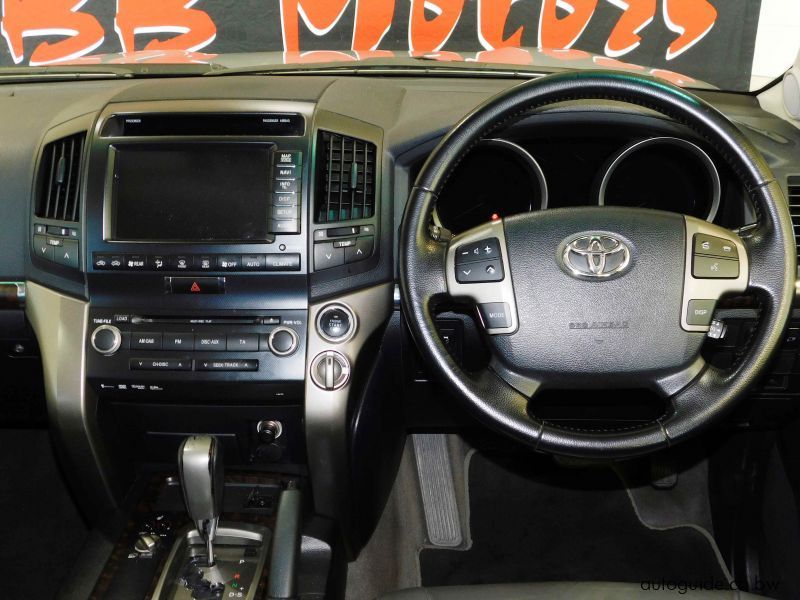 10 Toyota Land Cruiser 0 Series Vx V8 For Sale 141 000 Km Automatic Transmission Motors