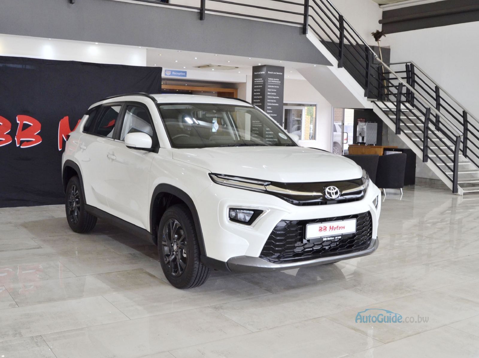 2025 Toyota Urban Cruiser XR pictures