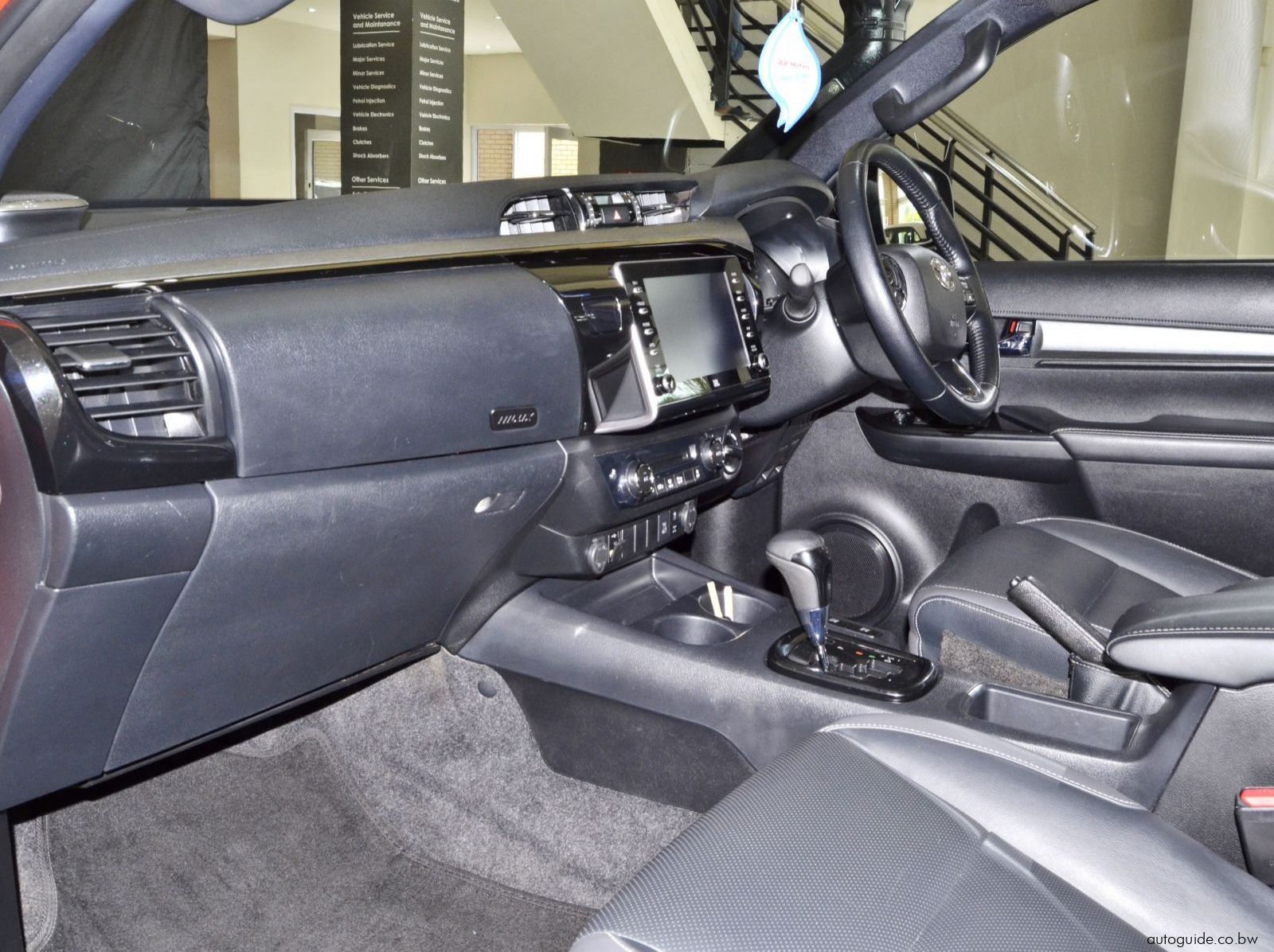 2021 Toyota Hilux Legend RS pictures