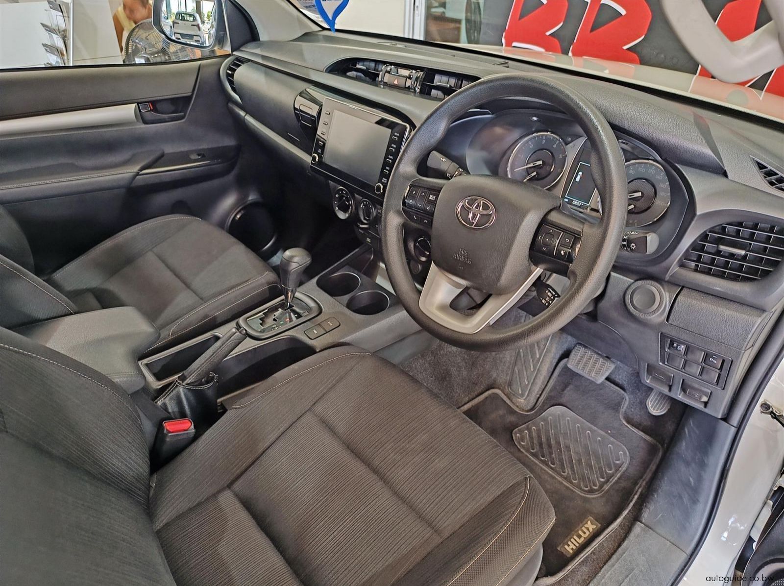 2024 Toyota Hilux Raider GD-6 2.4 4x4 AT pictures