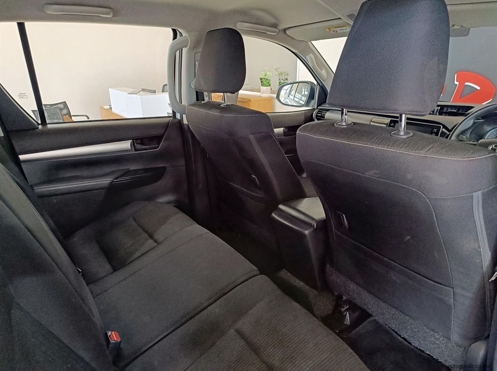 2024 Toyota Hilux Raider GD-6 2.4 4x4 AT pictures