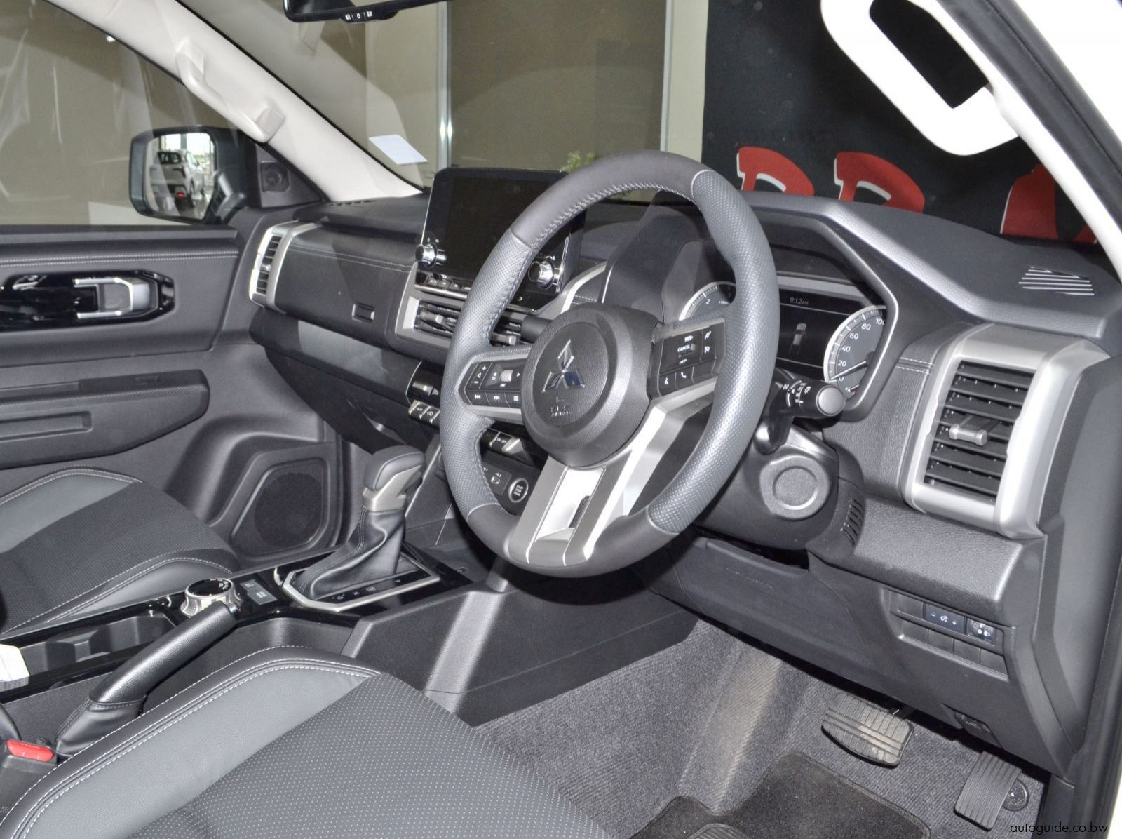 2025 Mitsubishi Triton - A/T - 4x4 pictures