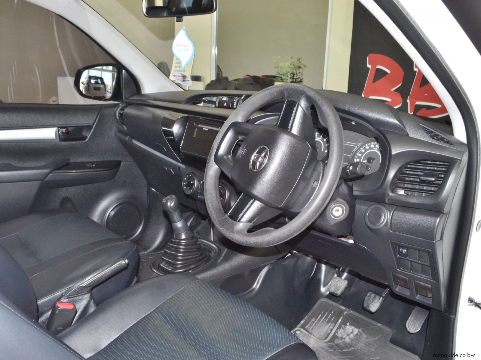 2022 Toyota Hilux vvti pictures