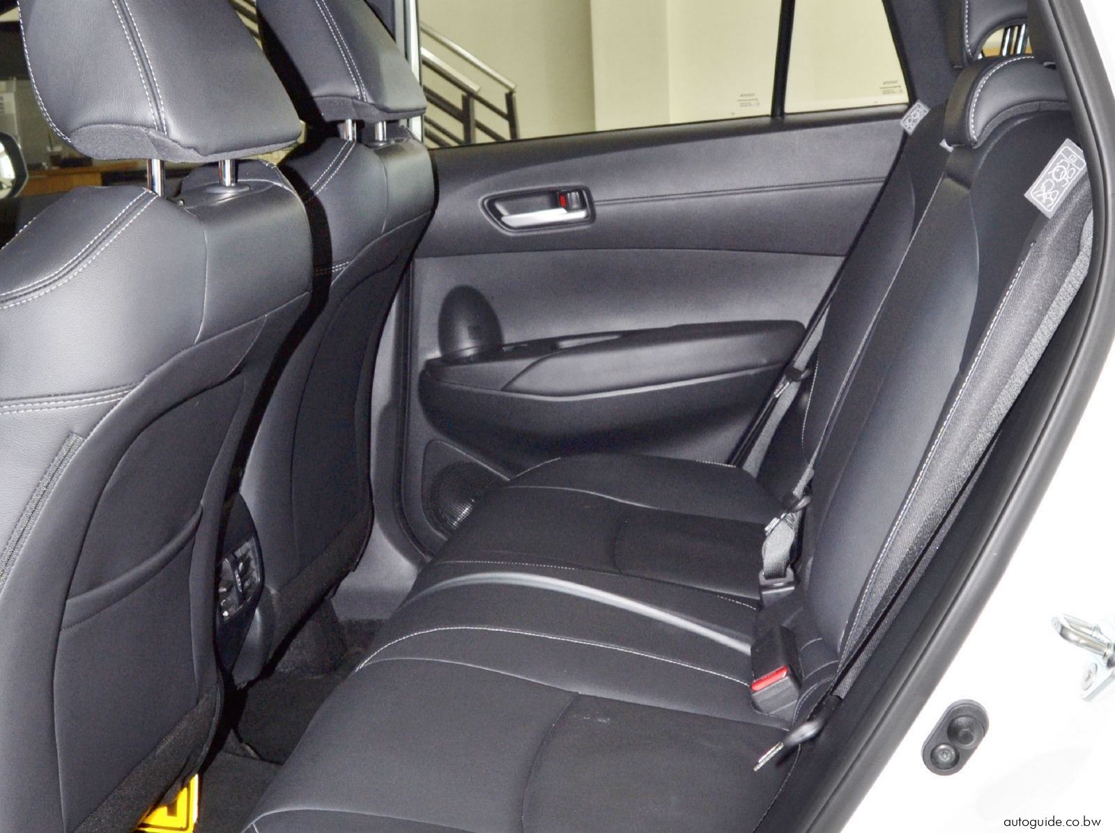 2024 Toyota Corolla Cross XS Hybrid pictures