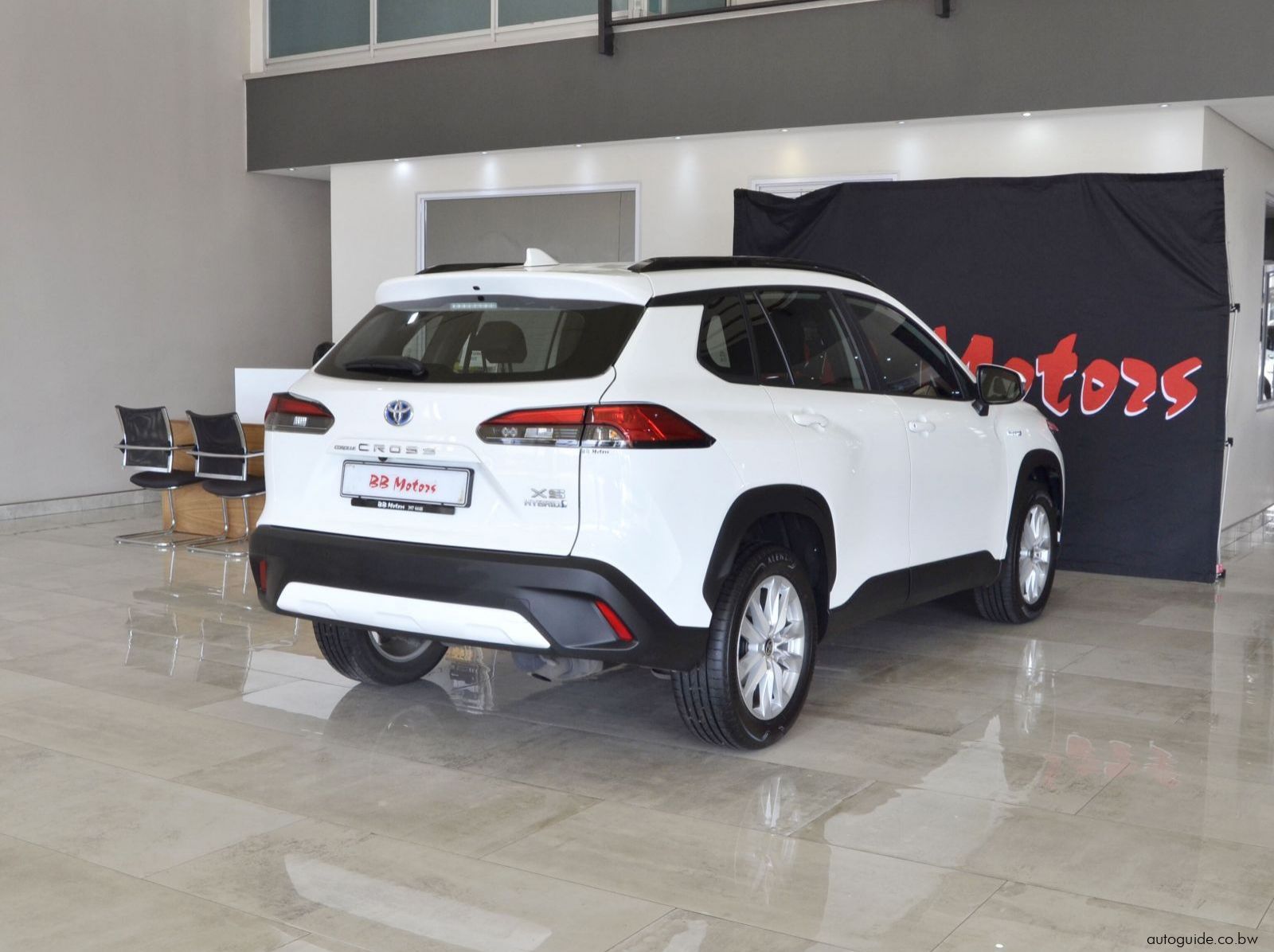 2024 Toyota Corolla Cross XS Hybrid pictures