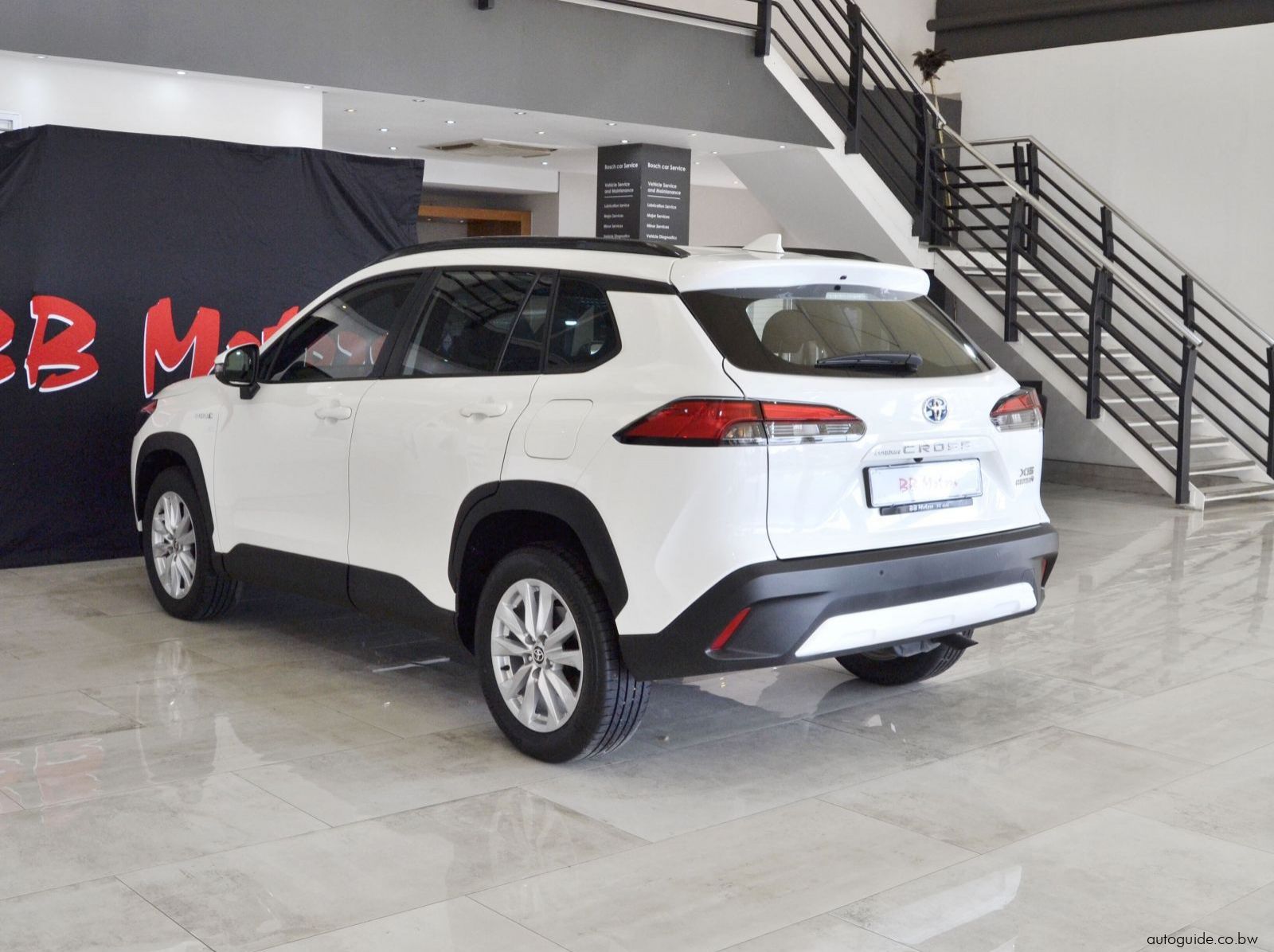 2024 Toyota Corolla Cross XS Hybrid pictures