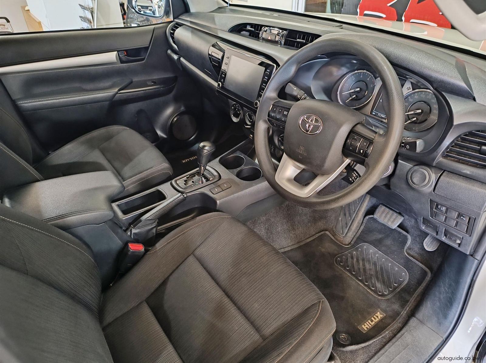2023 Toyota Hilux Raider GD-6 2.4 4x4 AT pictures