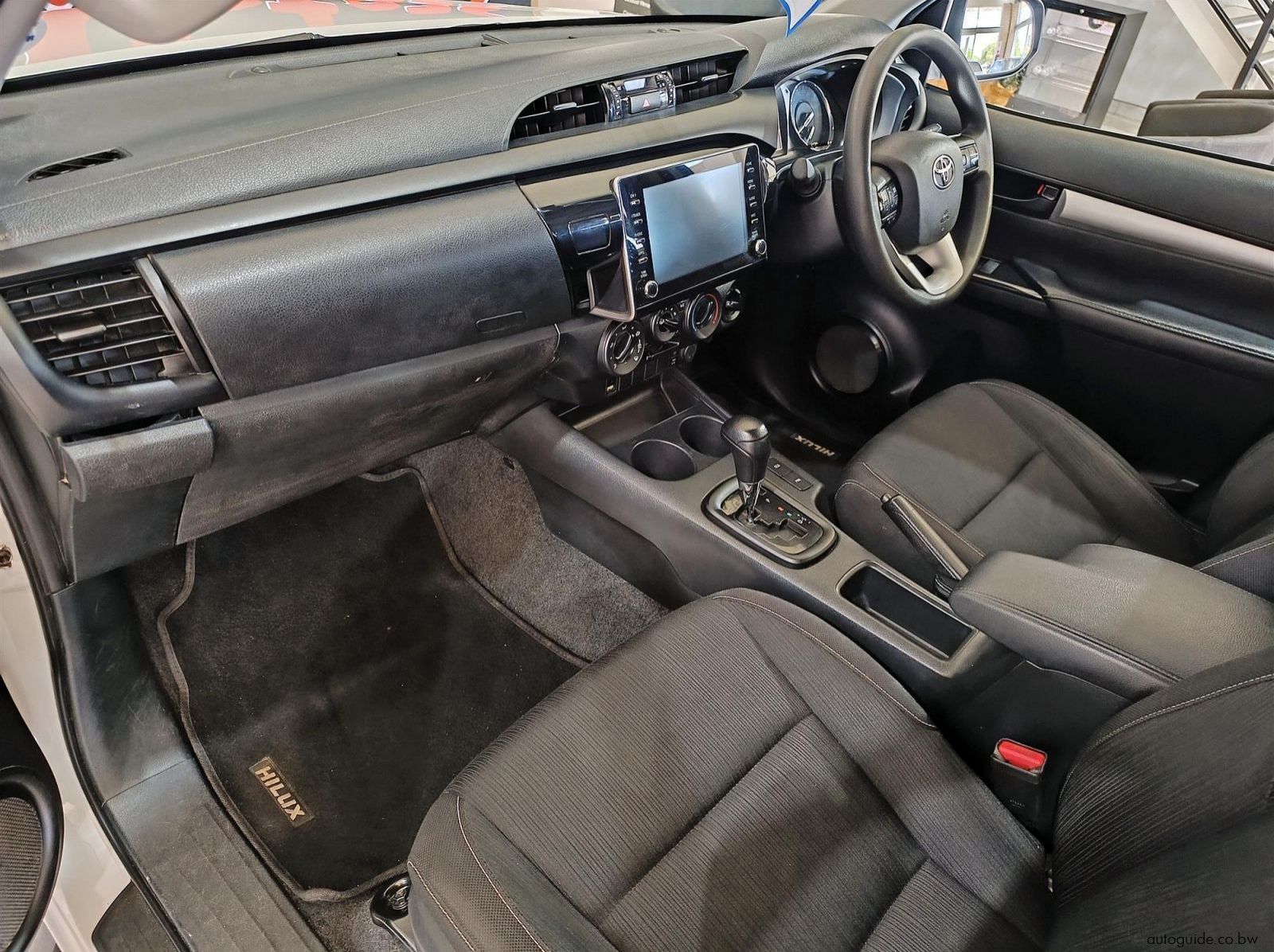 2023 Toyota Hilux Raider GD-6 2.4 4x4 AT pictures