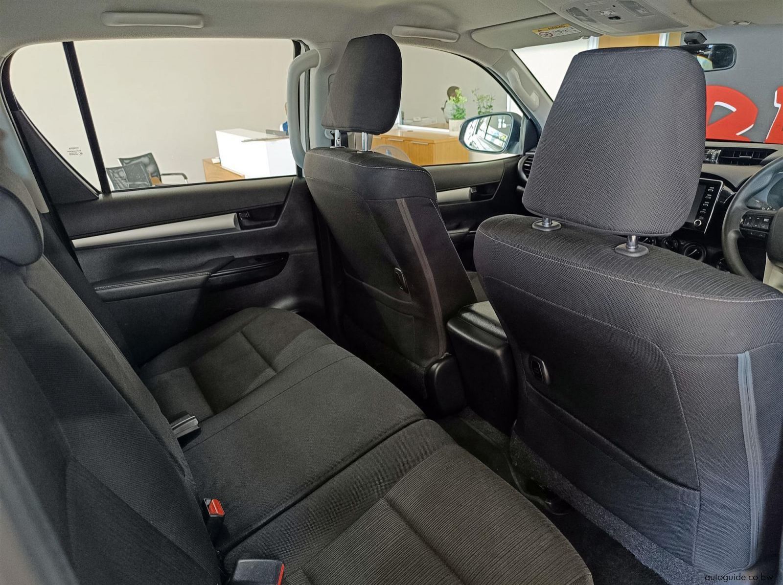 2023 Toyota Hilux Raider GD-6 2.4 4x4 AT pictures
