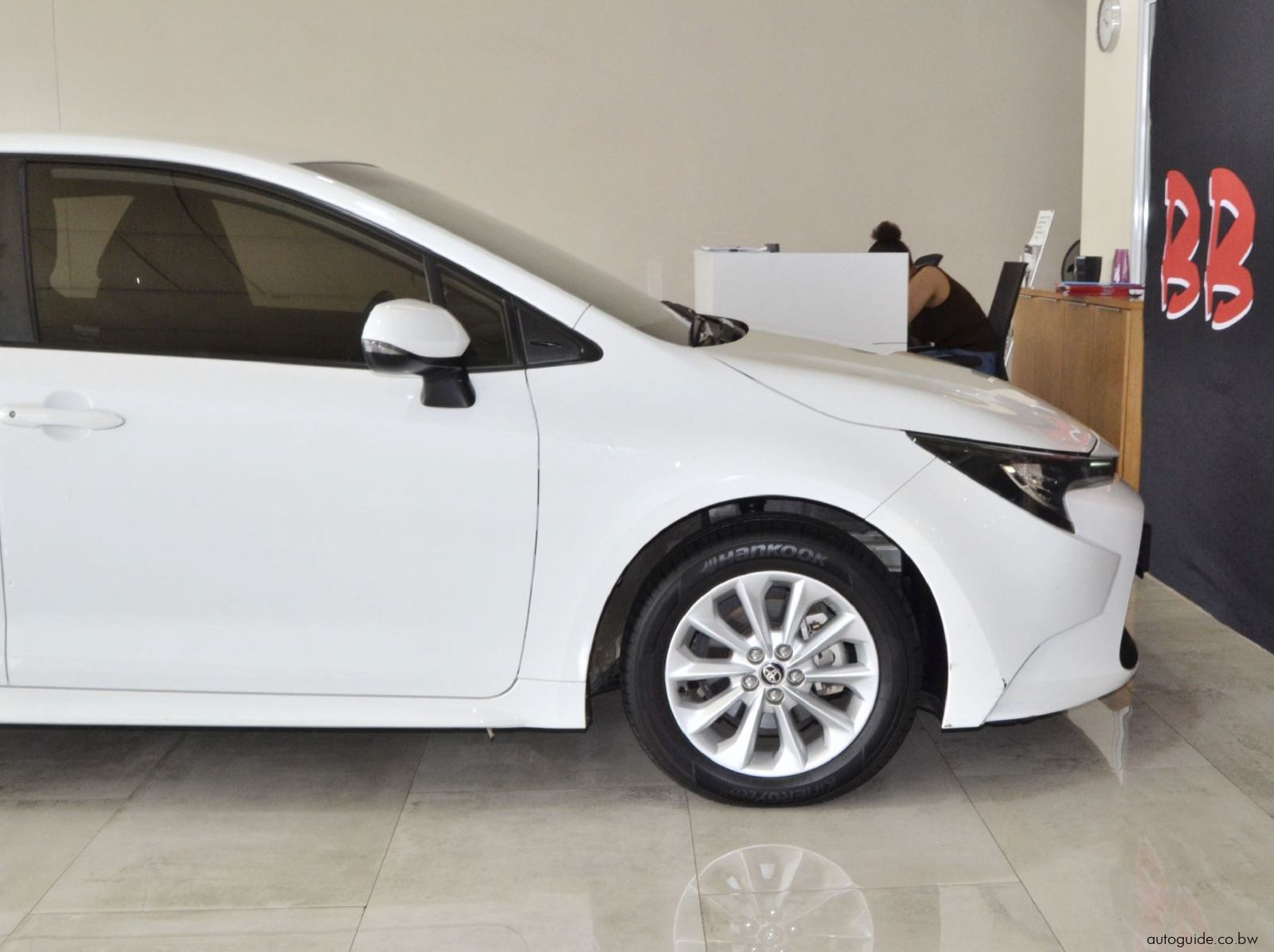 2020 Toyota Corolla XS pictures