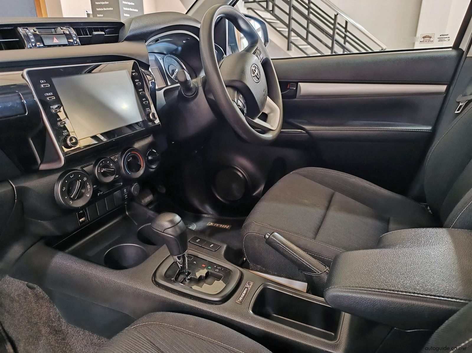 2024 Toyota Hilux Raider-X GD-6 2.4 4x4 AT pictures