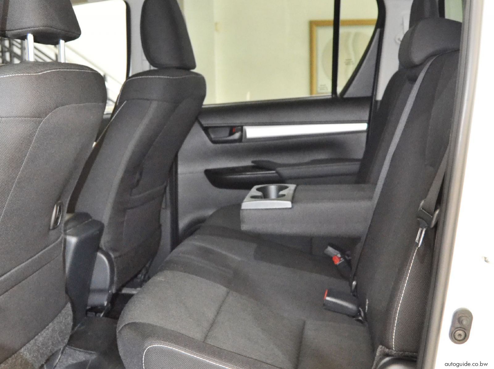 2024 Toyota Hilux GD6 pictures