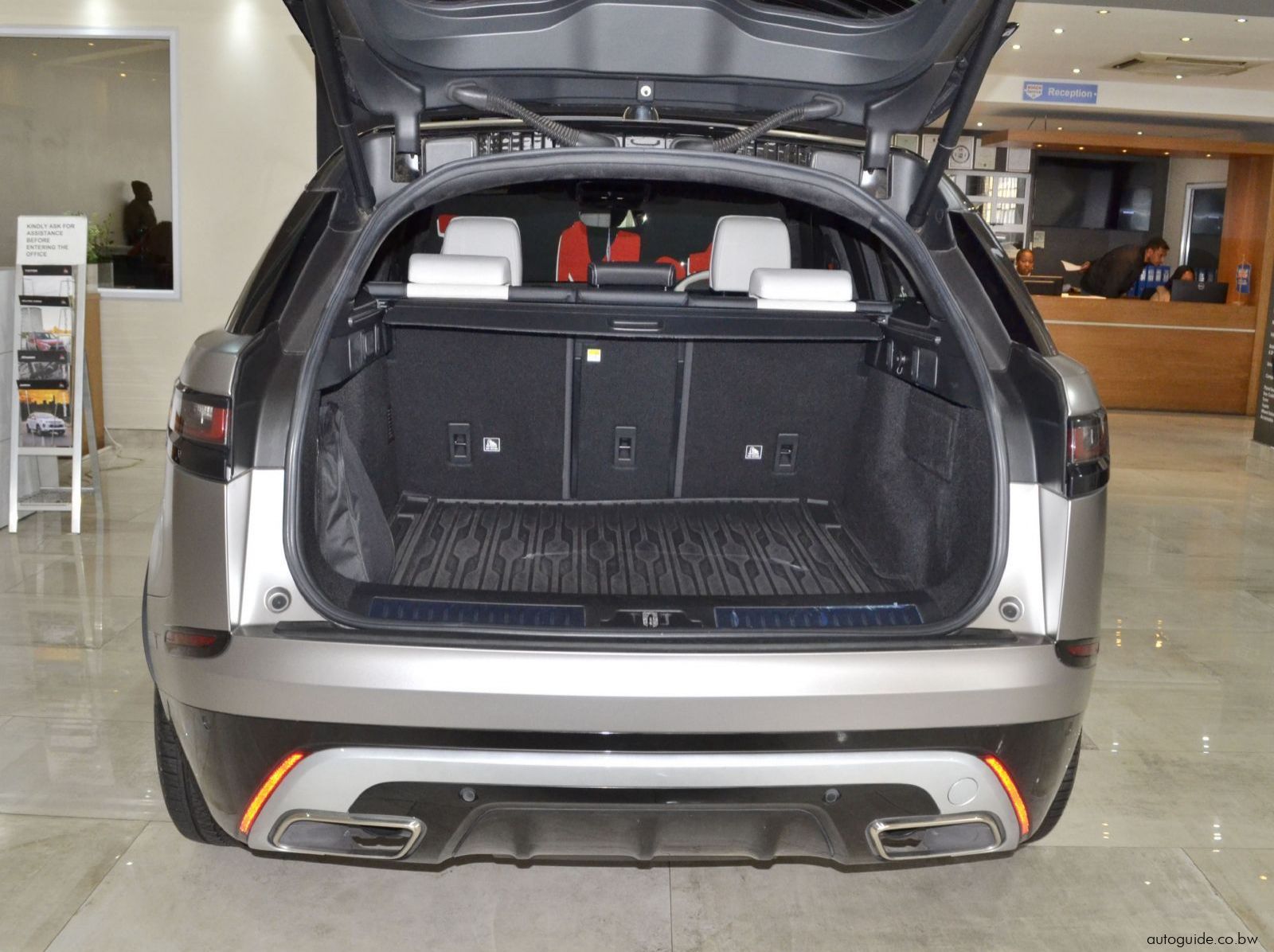 2018 Range Rover Velar R-Dynamic D300 HSE pictures