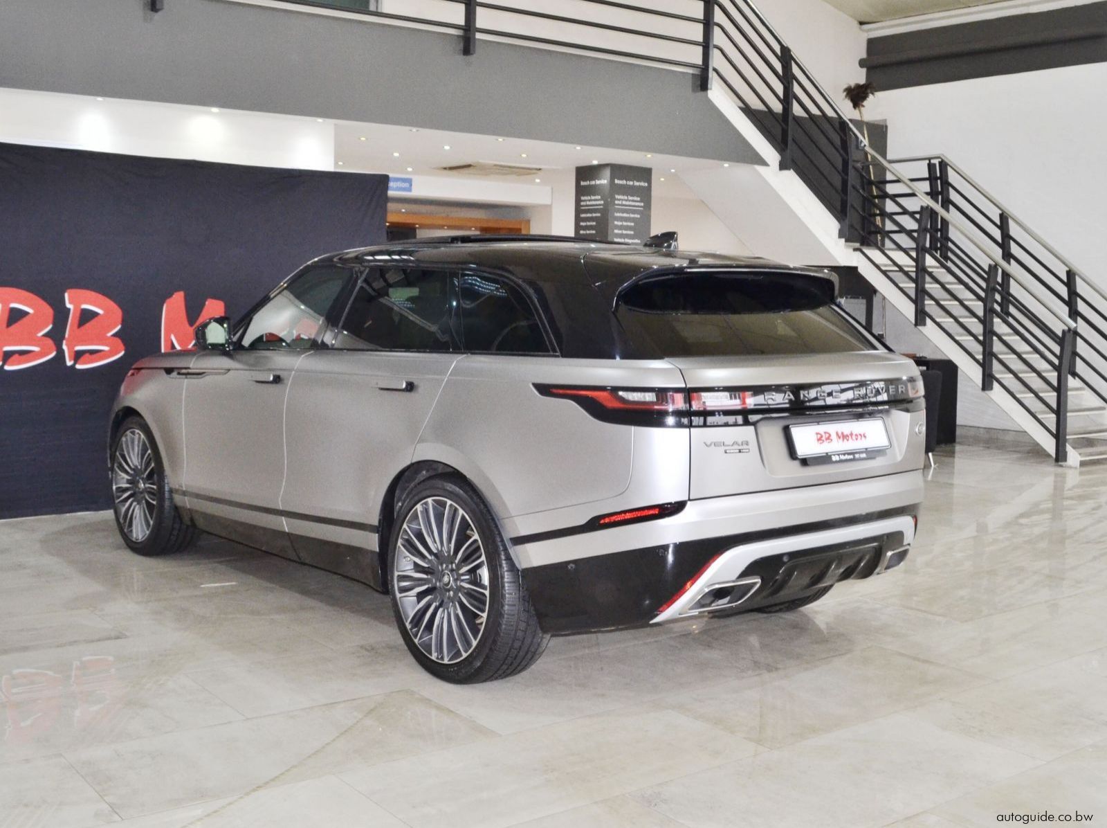 2018 Range Rover Velar R-Dynamic D300 HSE pictures