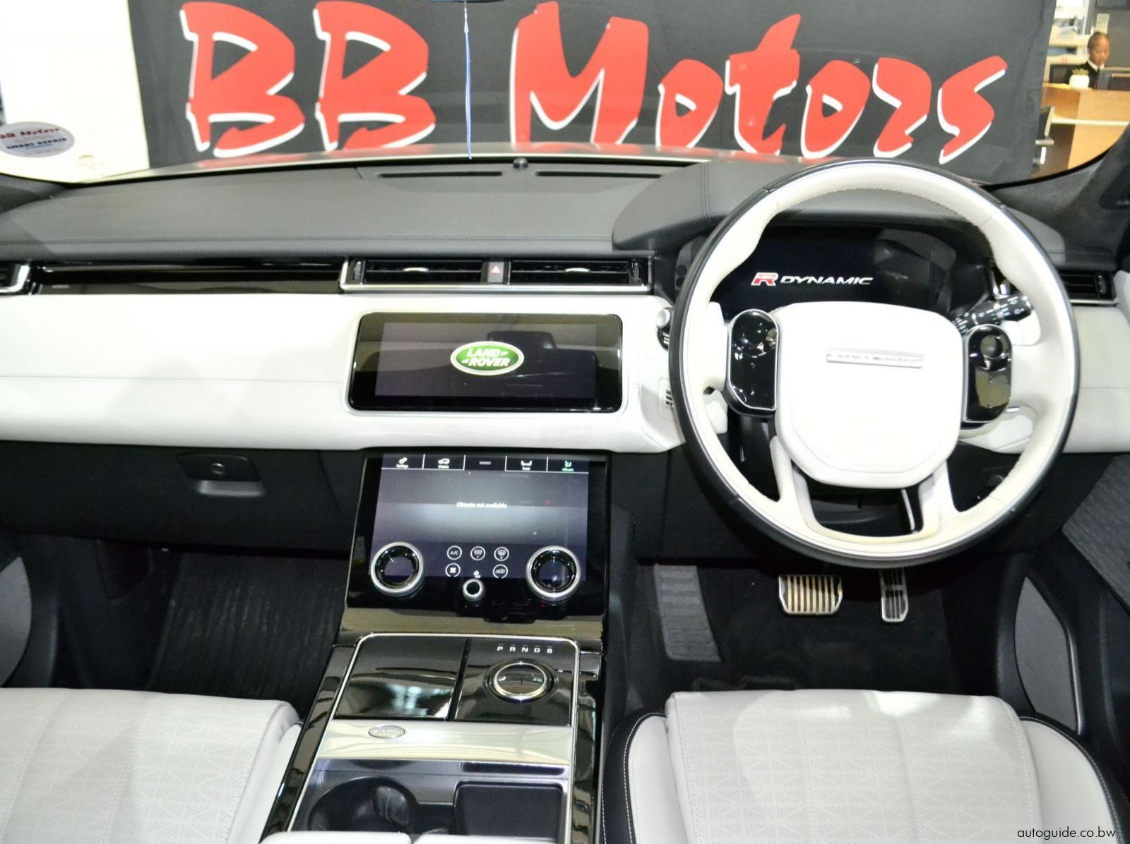 2018 Range Rover Velar R-Dynamic D300 HSE pictures