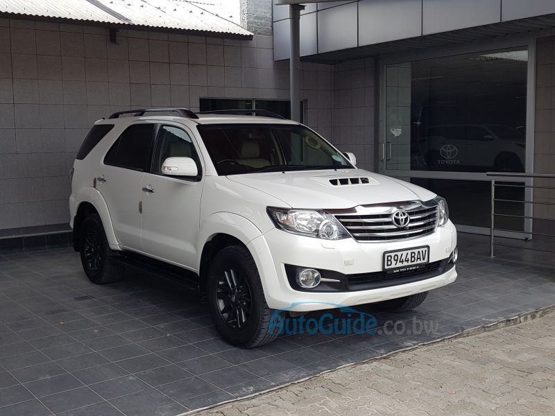 2015 Toyota Fortuner 3.0 D4D 4x4 AT for sale | 98 500 Km | Automatic