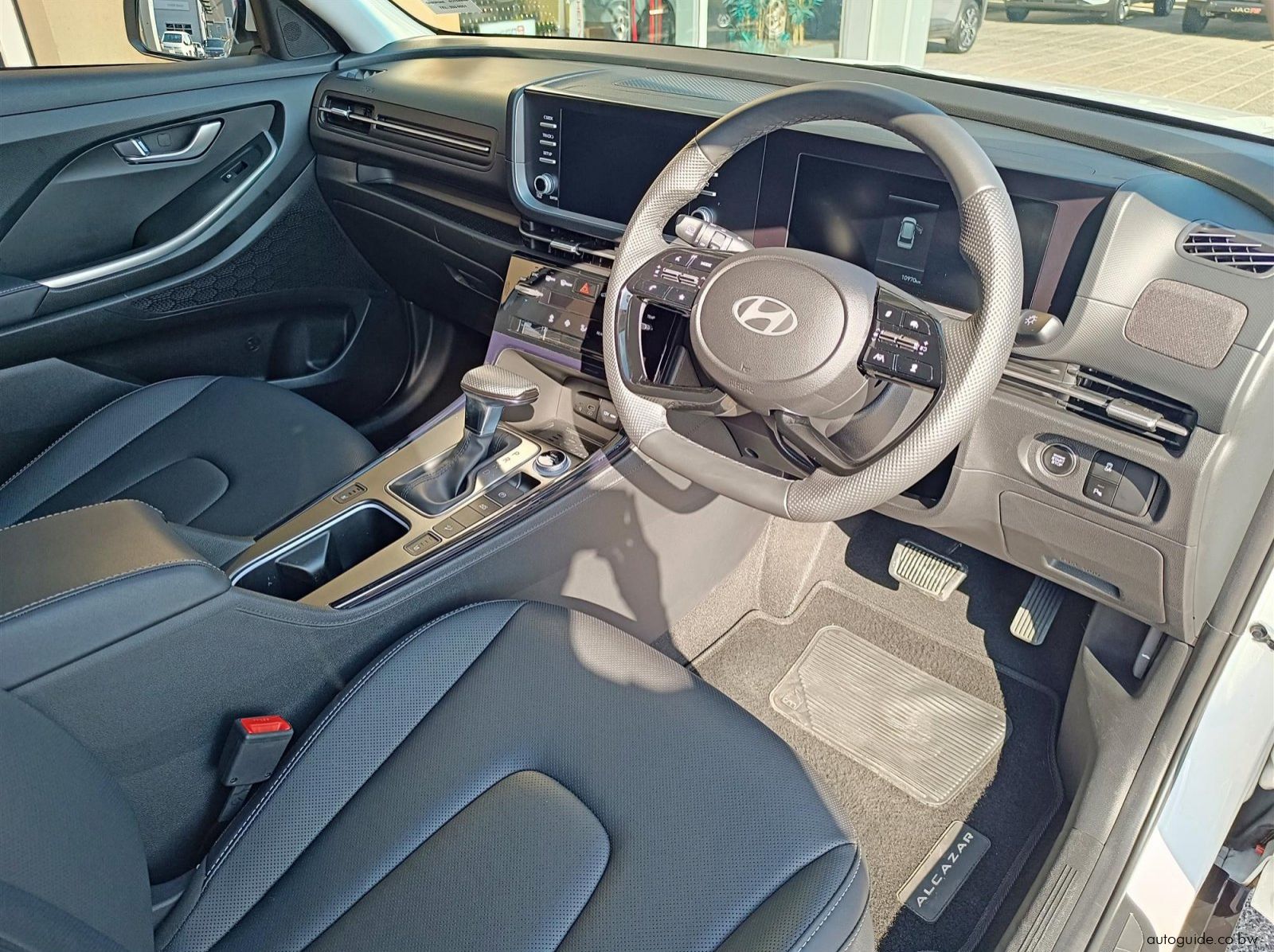 2026 Hyundai Alcazar Elite 7 Seater pictures