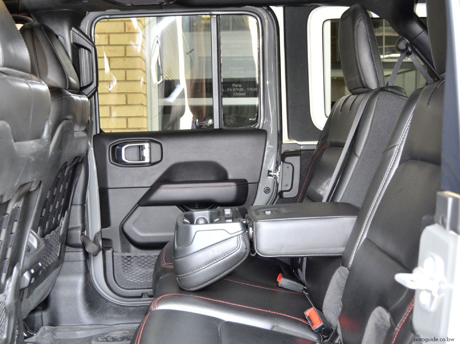 2023 Jeep Wrangler Rubicon pictures