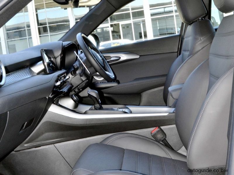 2024 Alfa Romeo Tonale Veloce - 1.5 Petrol/Hybrid pictures