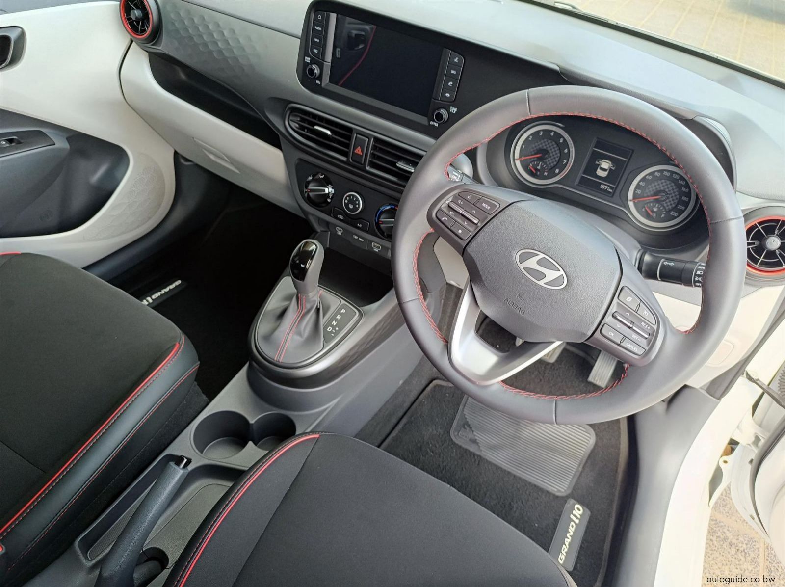 2025 Hyundai Grand i10 1.2 Executive Sedan pictures