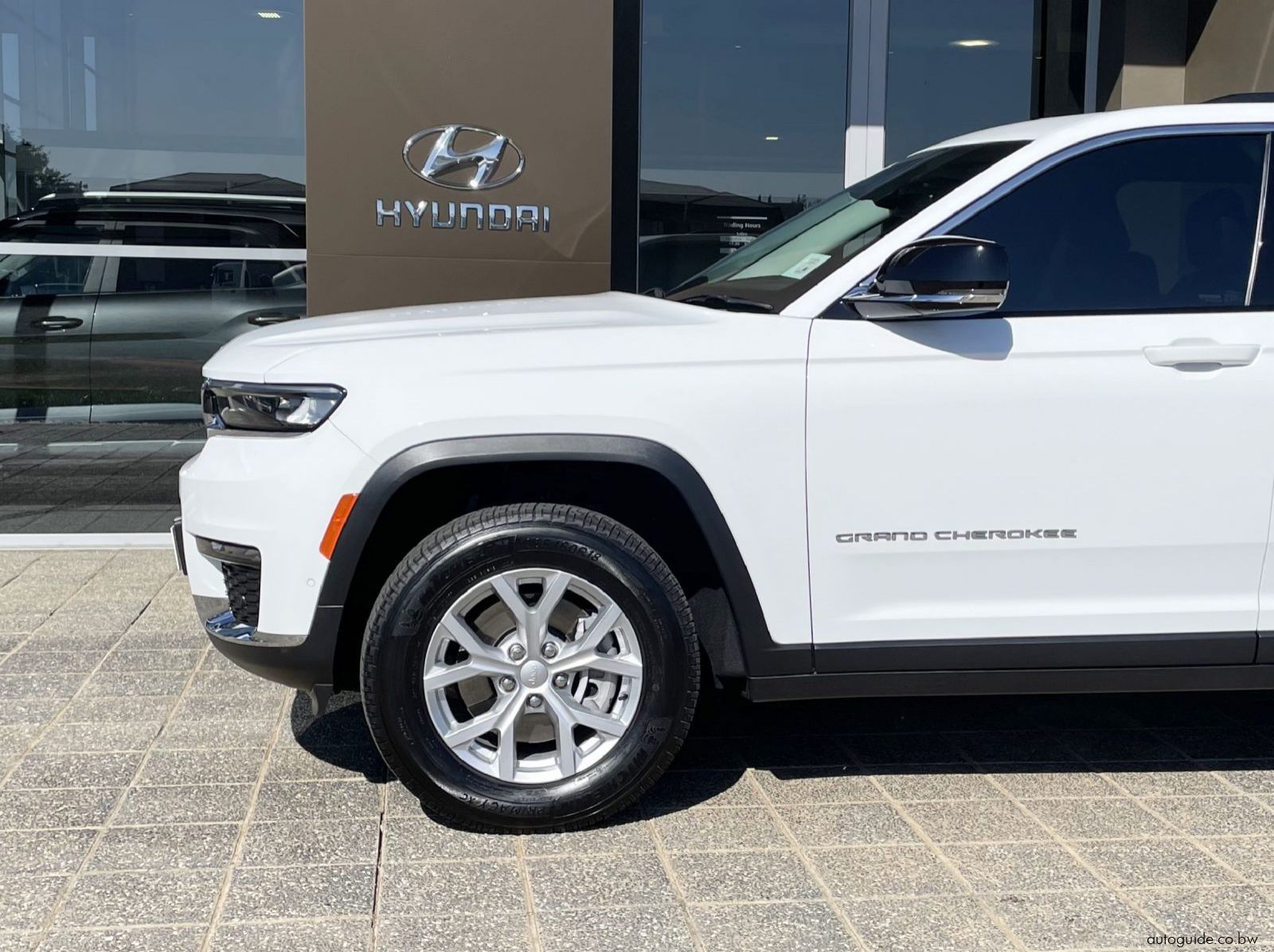 2025 Jeep Grand Cherokee Limited - 5 Seater  pictures