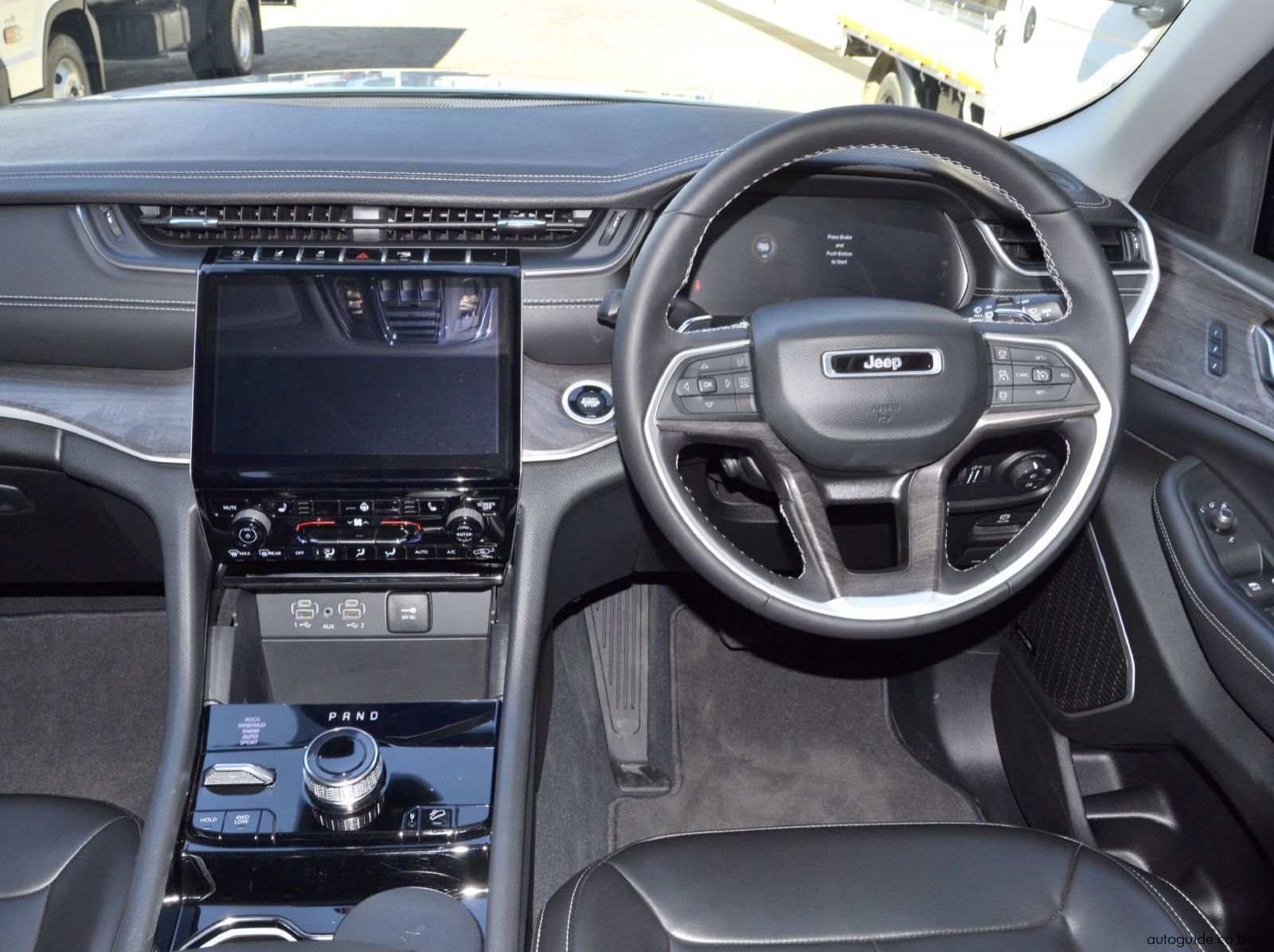 2025 Jeep Grand Cherokee Limited - 5 Seater  pictures