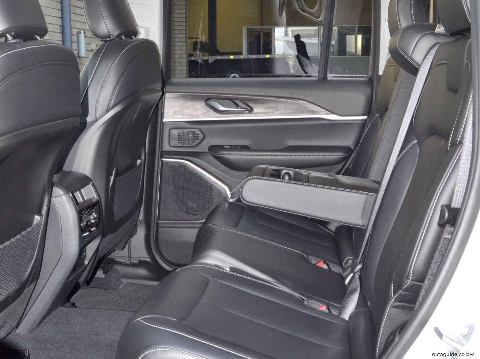 2025 Jeep Grand Cherokee Limited - 5 Seater  pictures