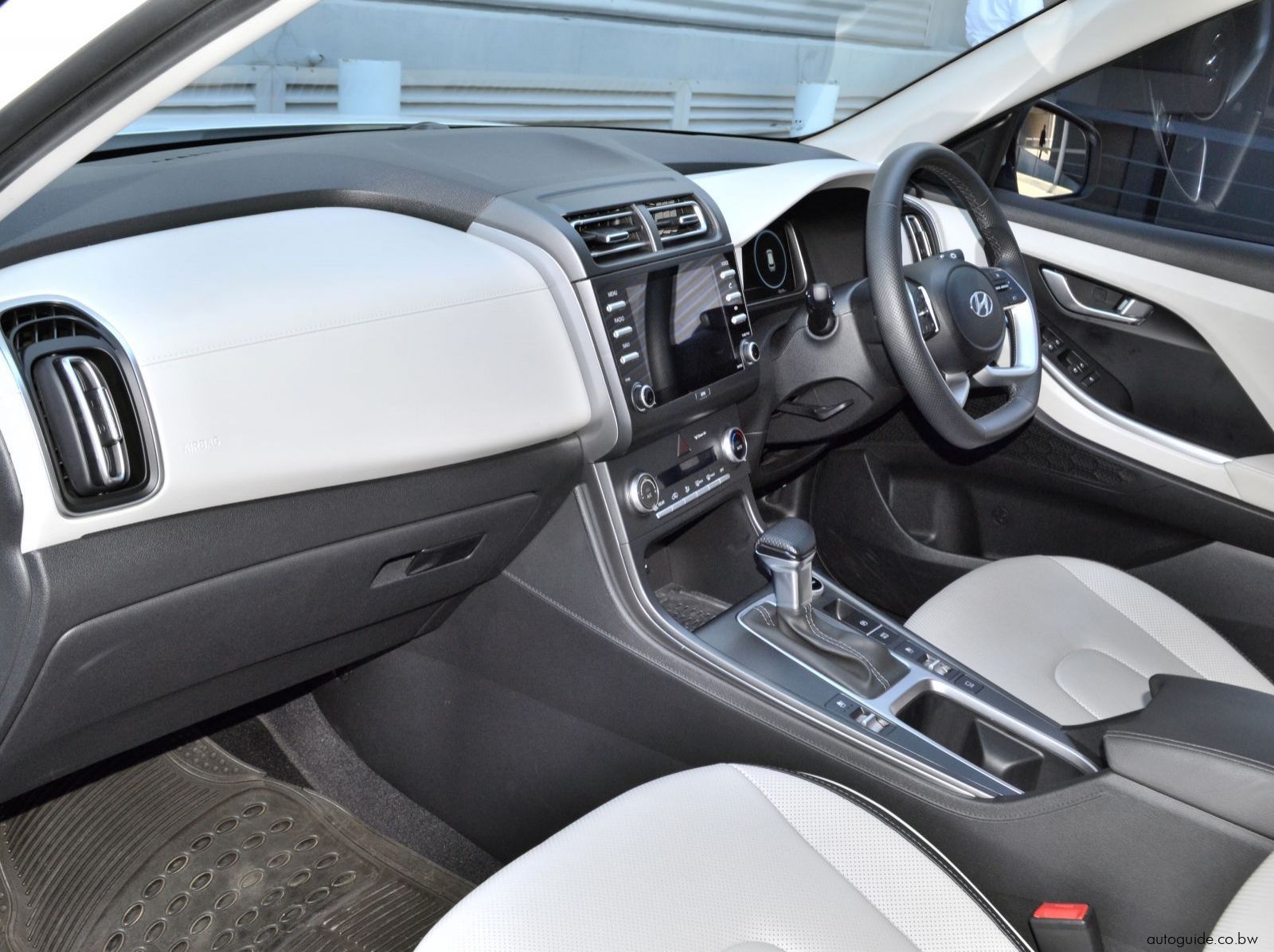 2024 Hyundai Grand Creta - 7 Seater pictures