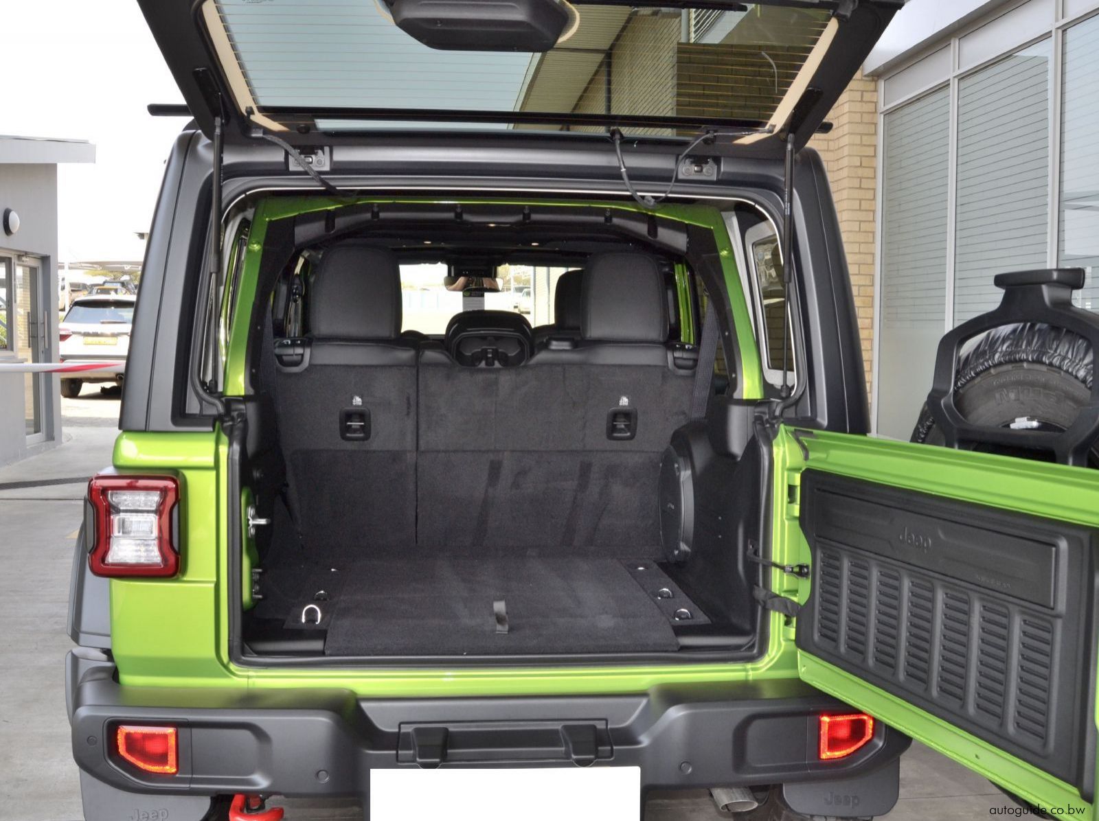 2025 Jeep Wrangler Rubicon pictures