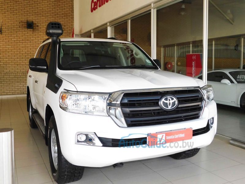 19 Toyota Land Cruiser 0 Series Gx R For Sale 43 300 Km Automatic Transmission Motor Centre Toyota