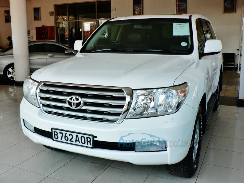 2009 Toyota Land Cruiser 200 Series Vx V8 For Sale 200 000 Km Automatic Transmission 3221