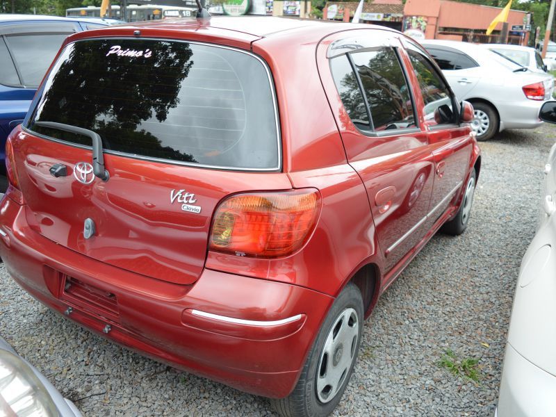 Toyota clavia vitz отличие