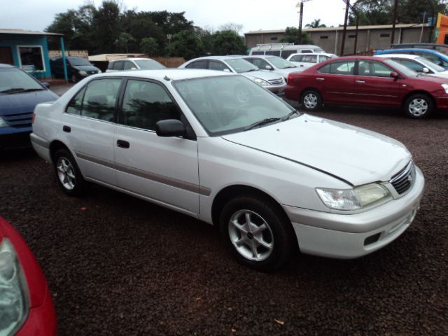 Toyota premio 2001