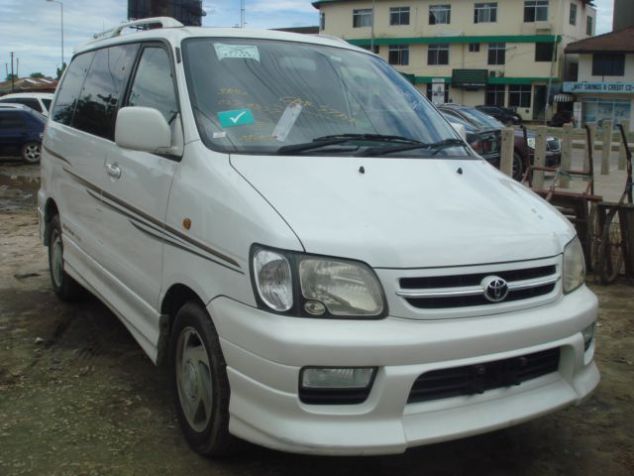 Toyota noah 2001