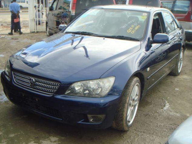 Toyota altezza 2003