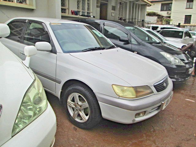 Toyota premio 1998