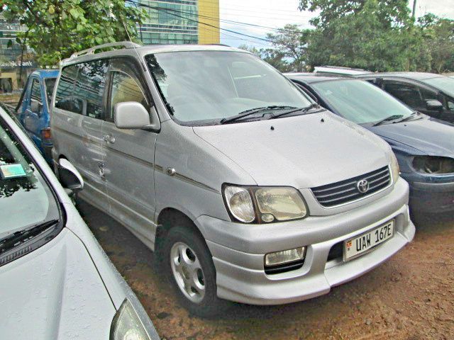 Toyota noah 1999