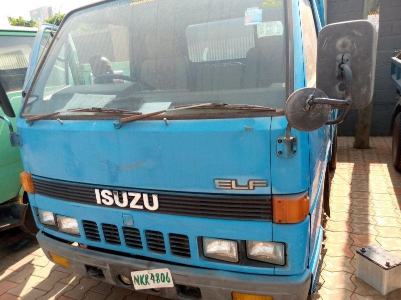 Isuzu elf 1989