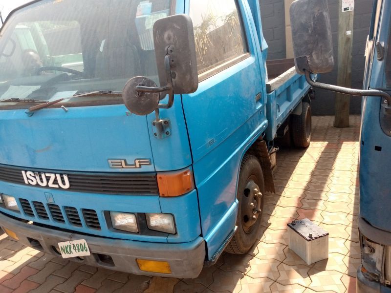 Isuzu elf 1989