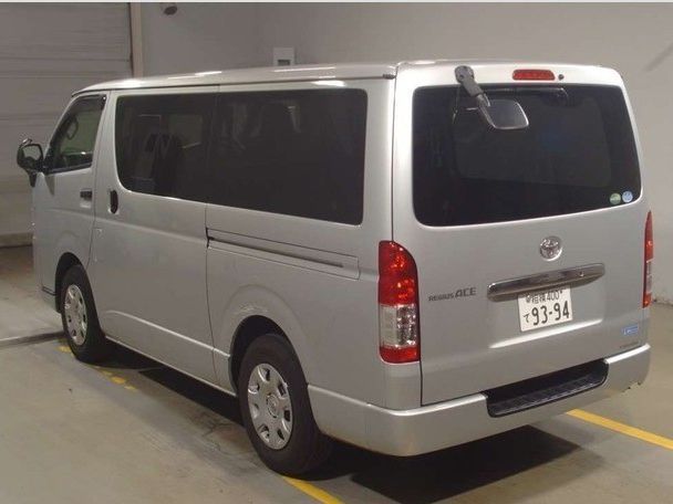 Тойота hiace 2015