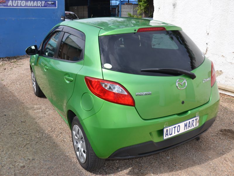 Mazda demio 2009