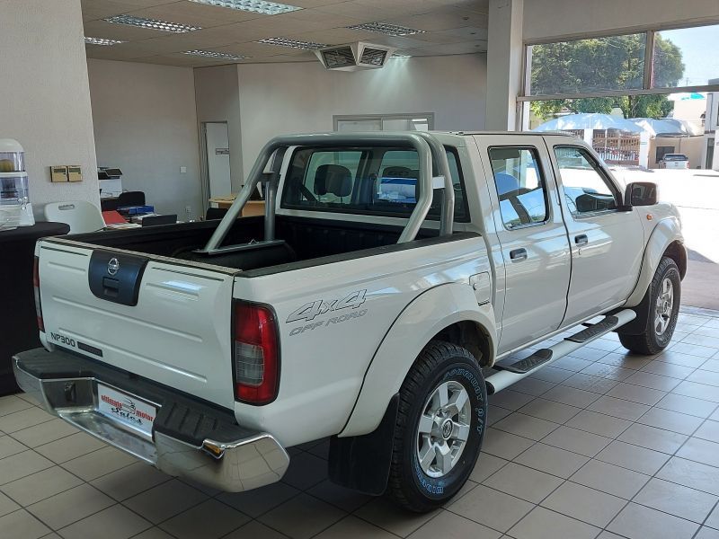 2016 Nissan Np300 2.5 Tdi 4x4 P/u D/c for sale | 116 000 Km | Manual ...