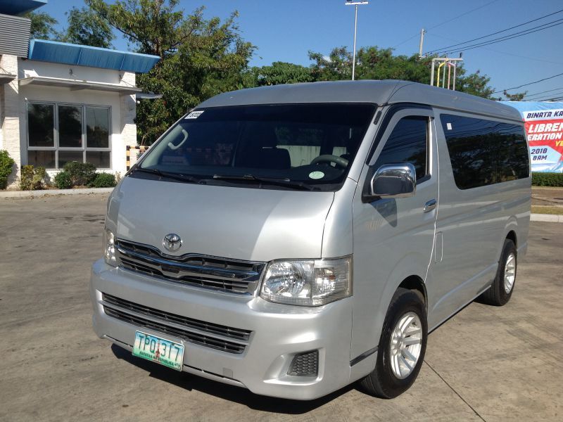 Тойота hiace 2011