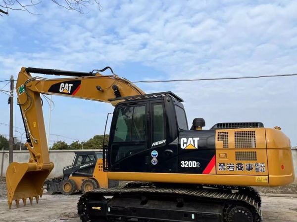 2021 CATERPILLAR 320D2 photo