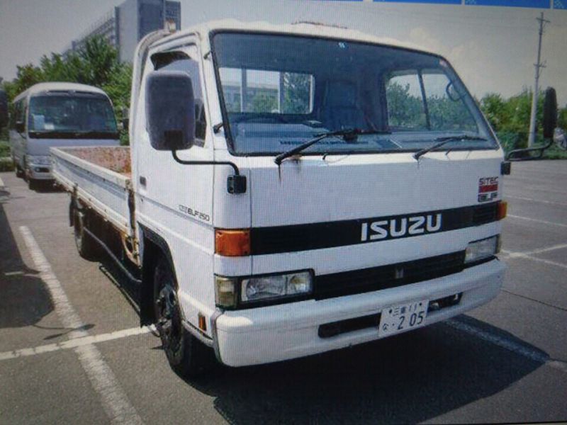 Isuzu elf размеры