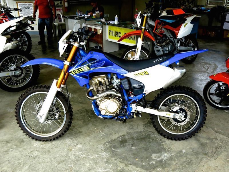 rusi enduro 200cc price